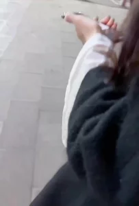 小姨子勾姐夫 竟在商场厕所猛嗦鸡巴 工地宿舍爆操内射骚穴