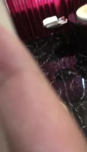 暴力调教18岁母狗绑起来皮带藤条打屁股滴腊电击脱光跪地迎接主