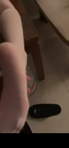 [原创]极品母狗嫩逼水水，饥渴难耐，完整版主页