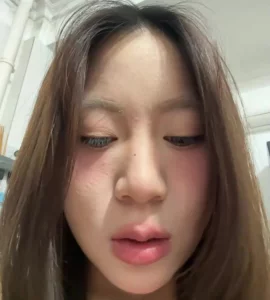 合租的客厅里自慰表演（裸聊平台）
